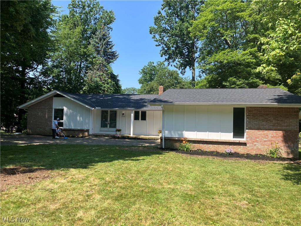 Property Photo: 1152 Berwick Lane OH 44121