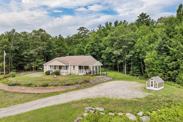 Property Photo:  39 Laurel Heights  NH 03447 
