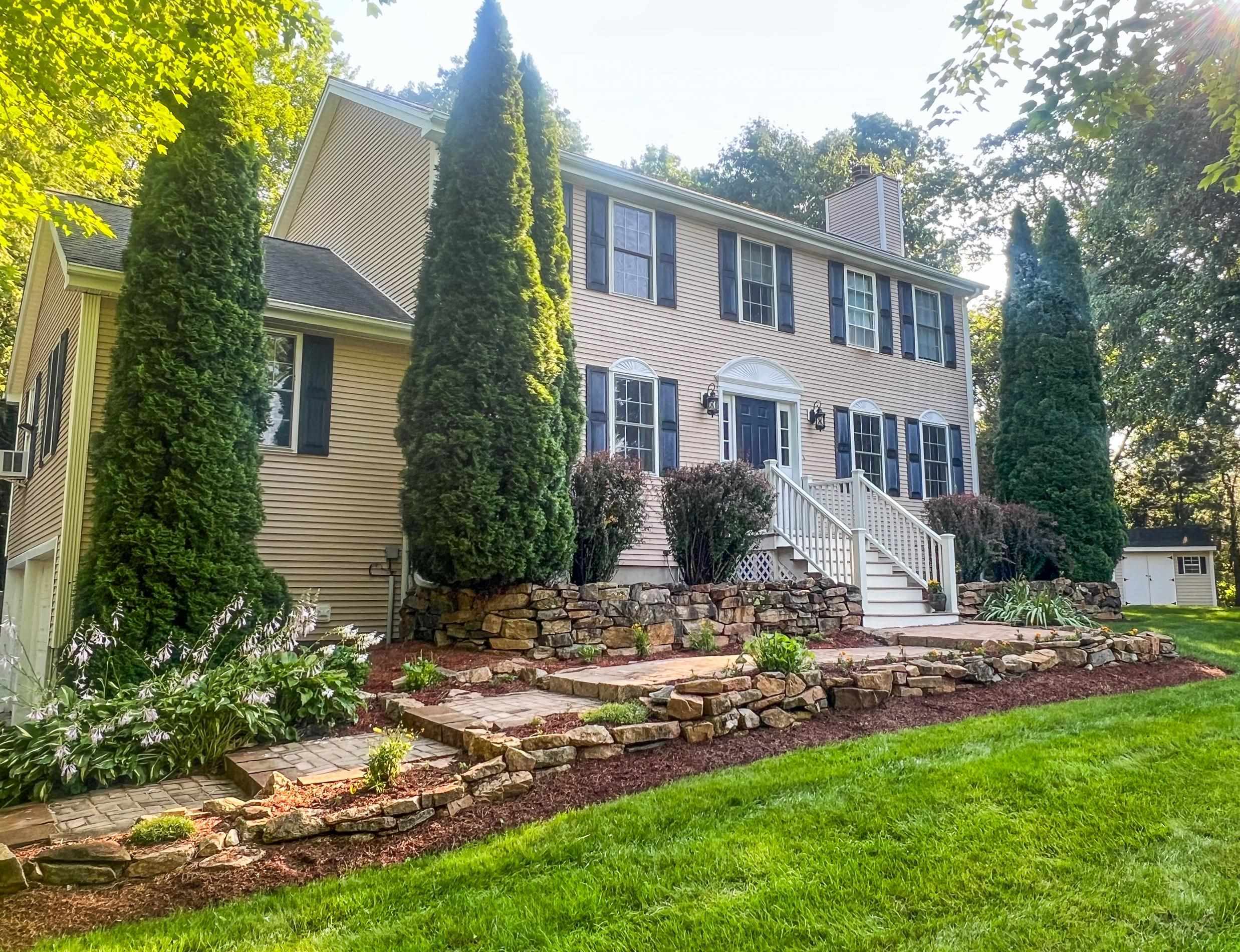 Property Photo: 4 Quarry Court NH 03032