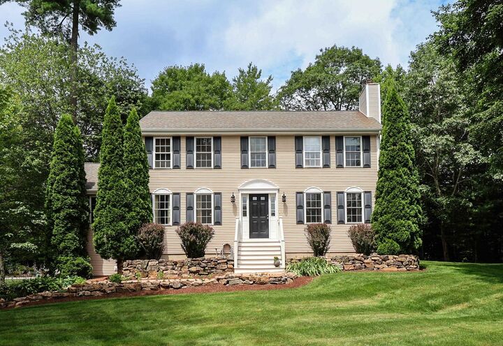 Property Photo: 4 Quarry Court NH 03032