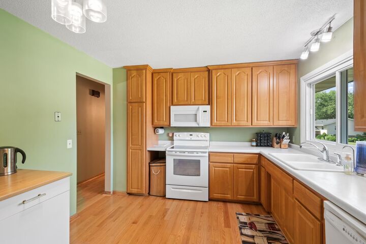 Property Photo:  10052 Nesbitt Avenue S  MN 55437 