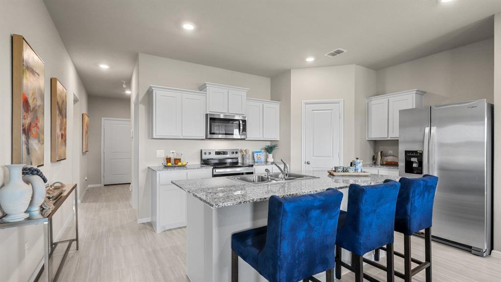 Property Photo: 404 Marsh Street TX 76033