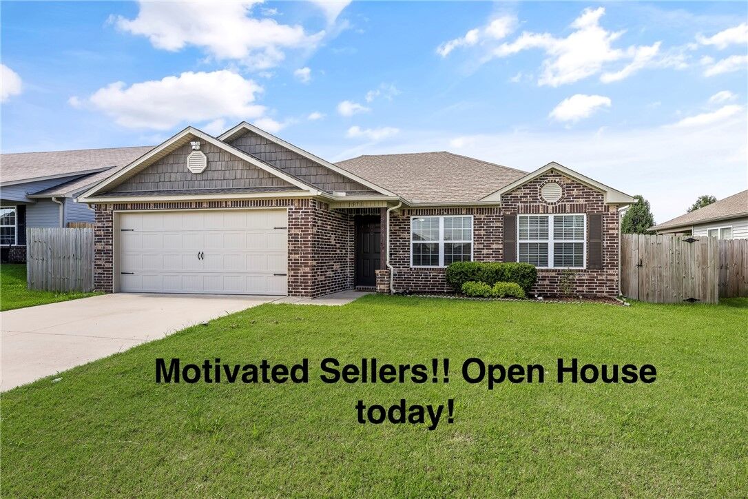 Property Photo:  1571 Edinburgh Drive  AR 72719 