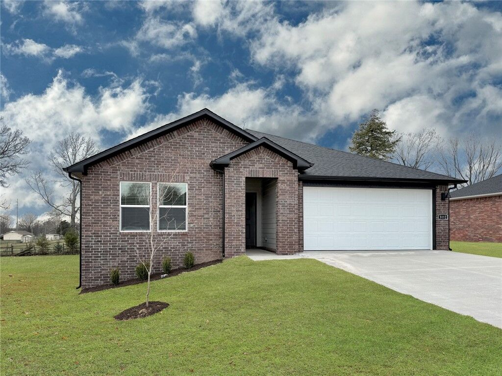 Property Photo:  557 Arizona Street  AR 72730 