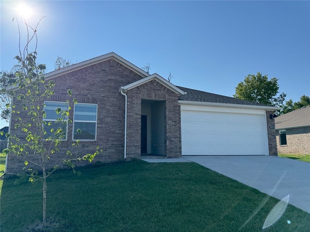 Property Photo: 557 Arizona Street AR 72730