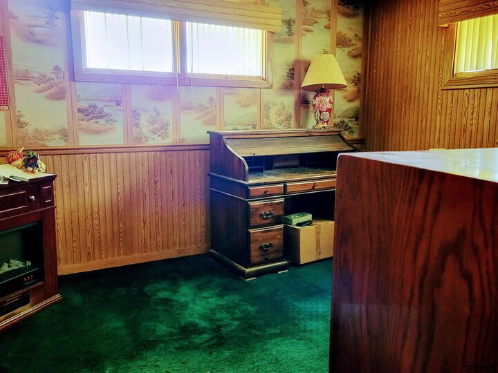 Property Photo: 19802 Fairview Road NE 68028