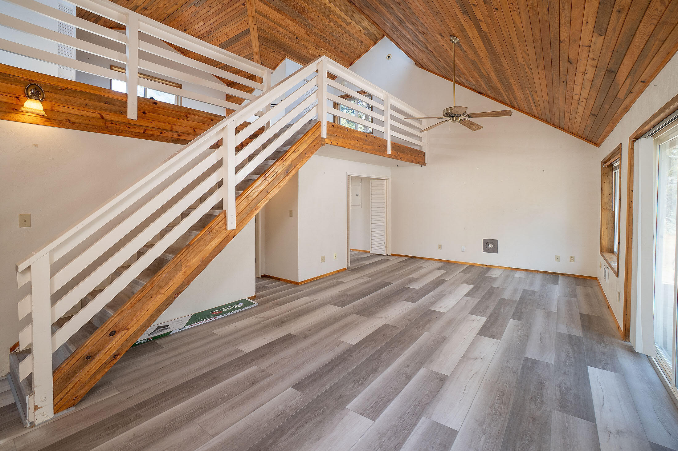 Property Photo: 16045 Davis Avenue OR 97739