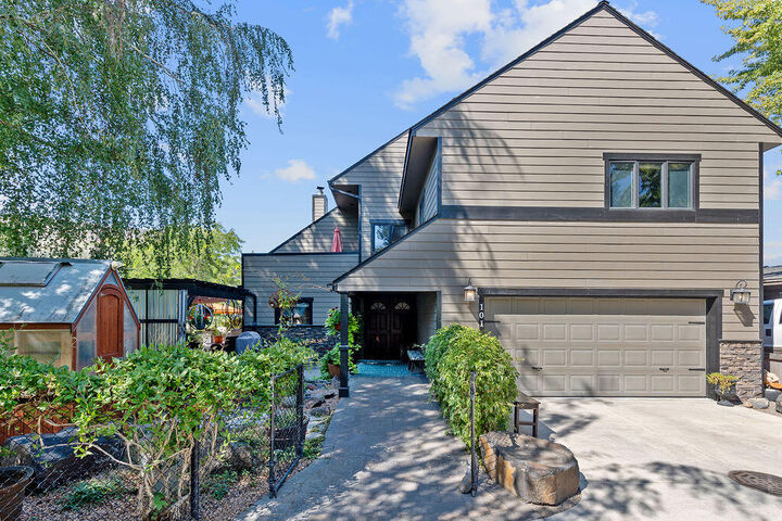 Property Photo: 101 NE Marmot Lane OR 97754
