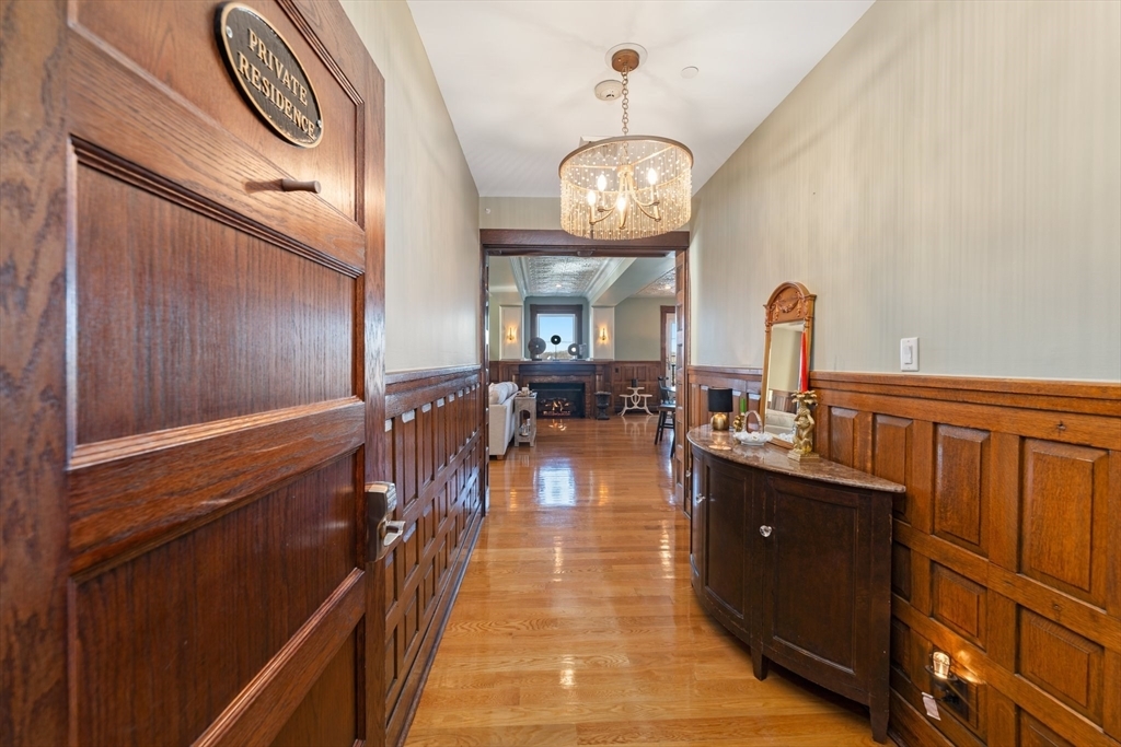 Property Photo:  423 Hope St C  RI 02809 