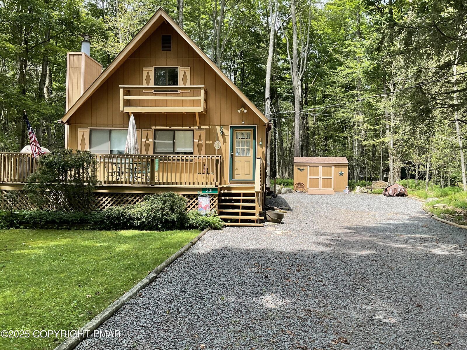 Property Photo: 301 Maxatawny Drive PA 18347