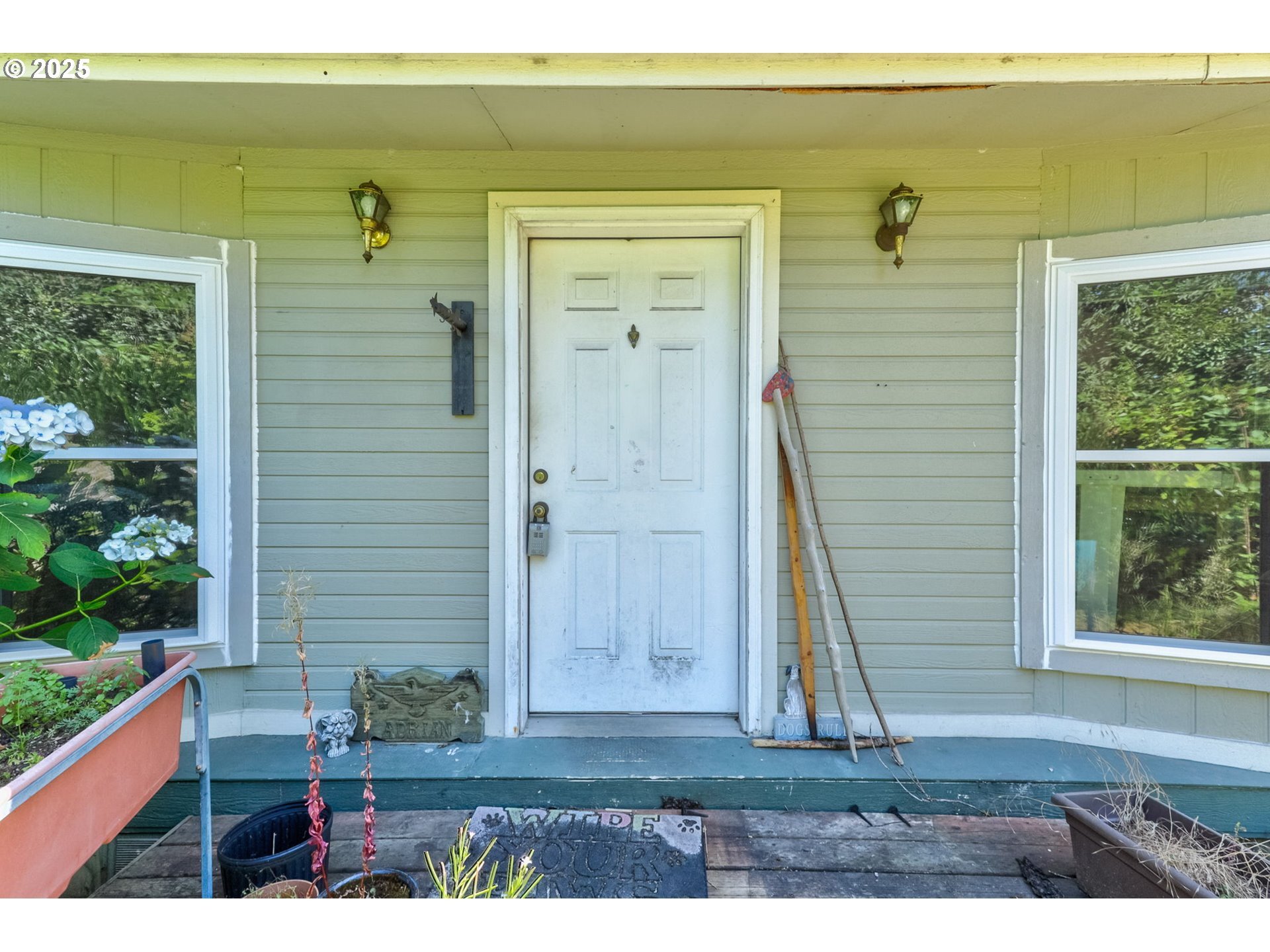 Property Photo: 10313 NE 41st Ct WA 98686
