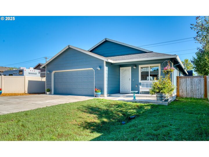 113 NE Whispering River Ct  McMinnville OR 97128 photo