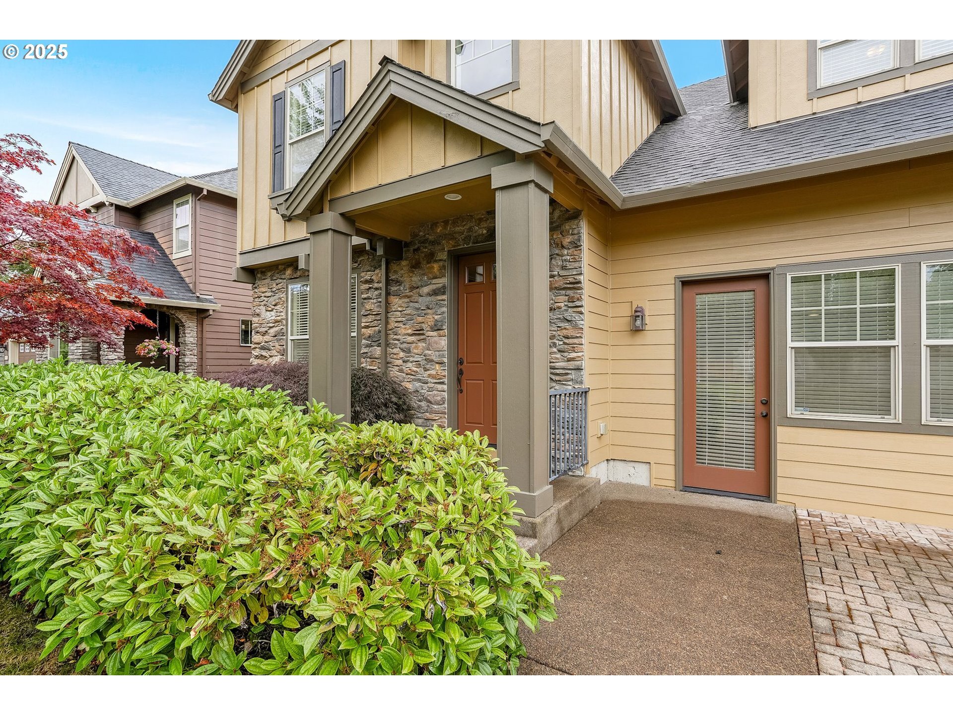 Property Photo: 885 North Pointe Dr OR 97321