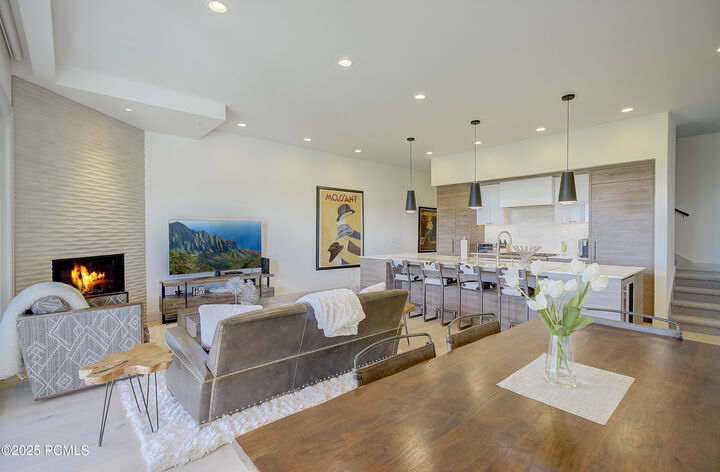 Property Photo: 4285 Willow Draw Drive Unit 703 UT 84098