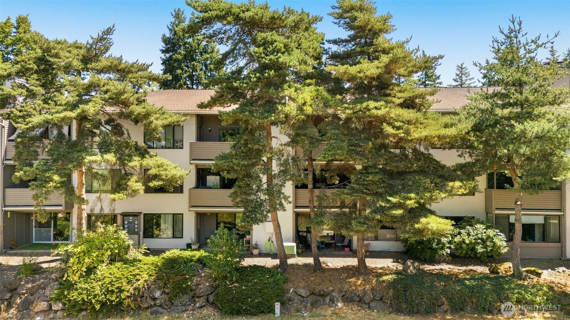 Property Photo: 13605 NE 8th Street 303 WA 98005