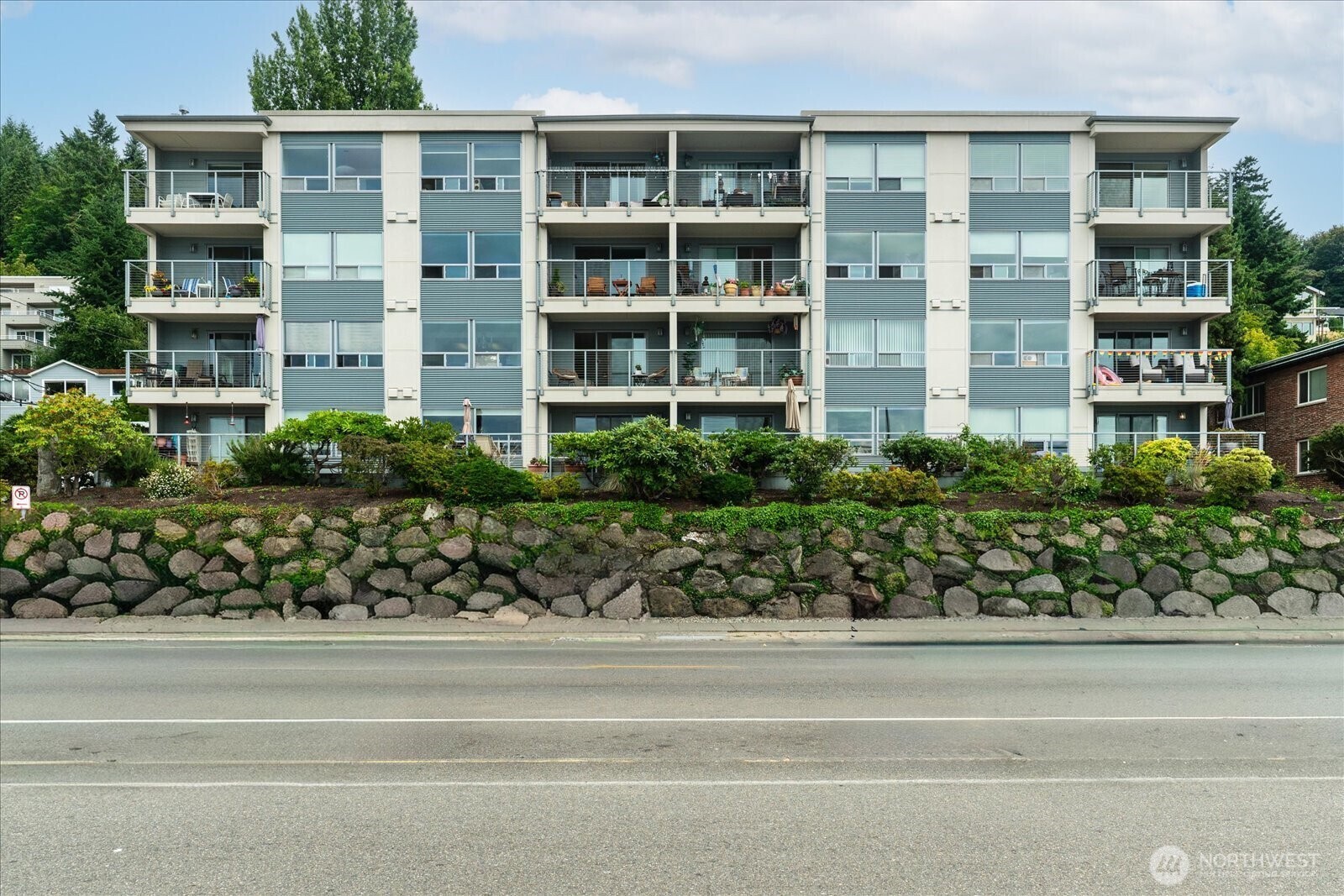 Property Photo: 2200 Alki Avenue SW 203 WA 98116