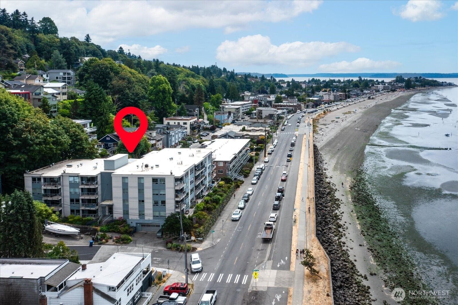 Property Photo:  2200  Alki Avenue SW 203  WA 98116 