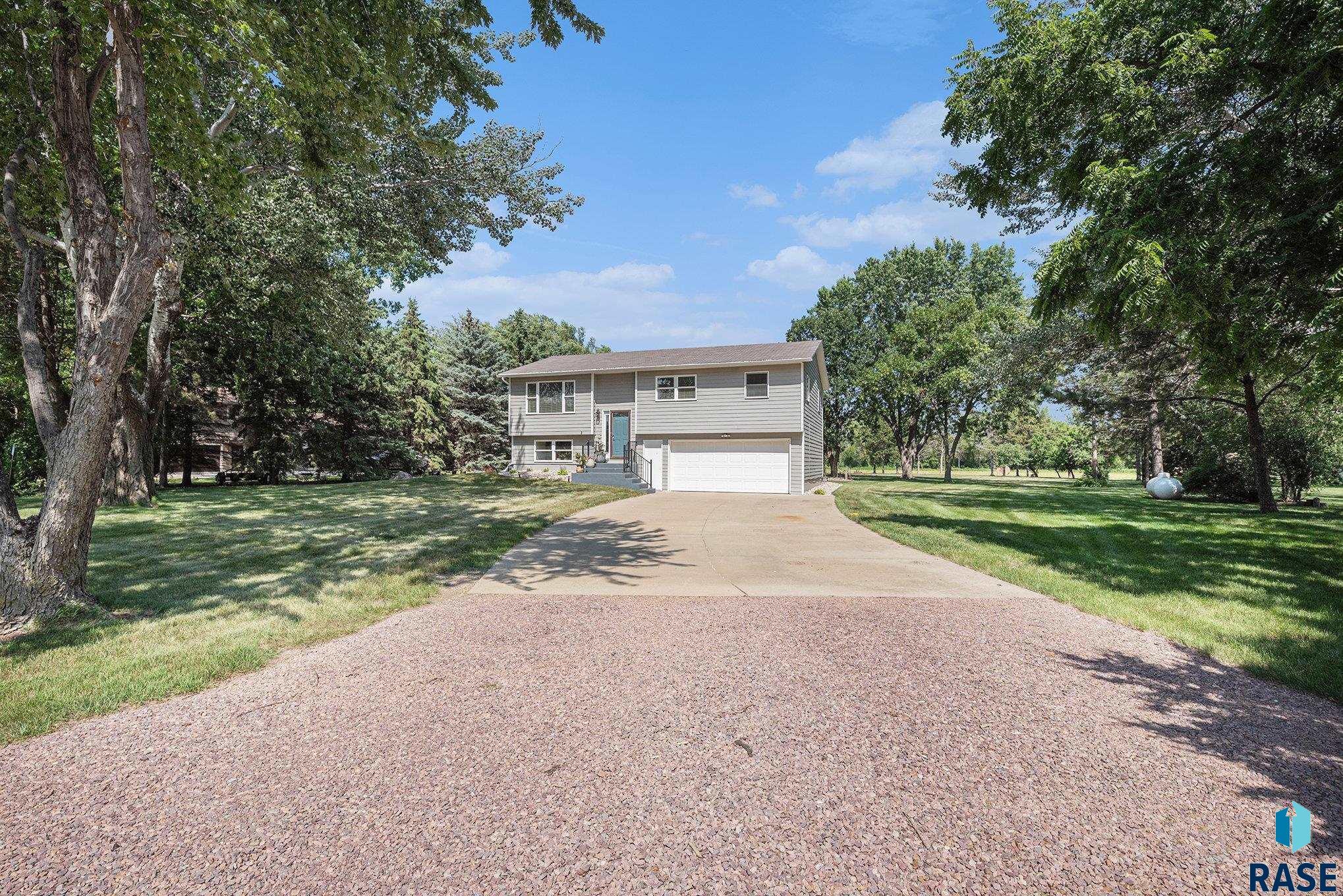 Property Photo: 27094 Baron Pl SD 57108-8133