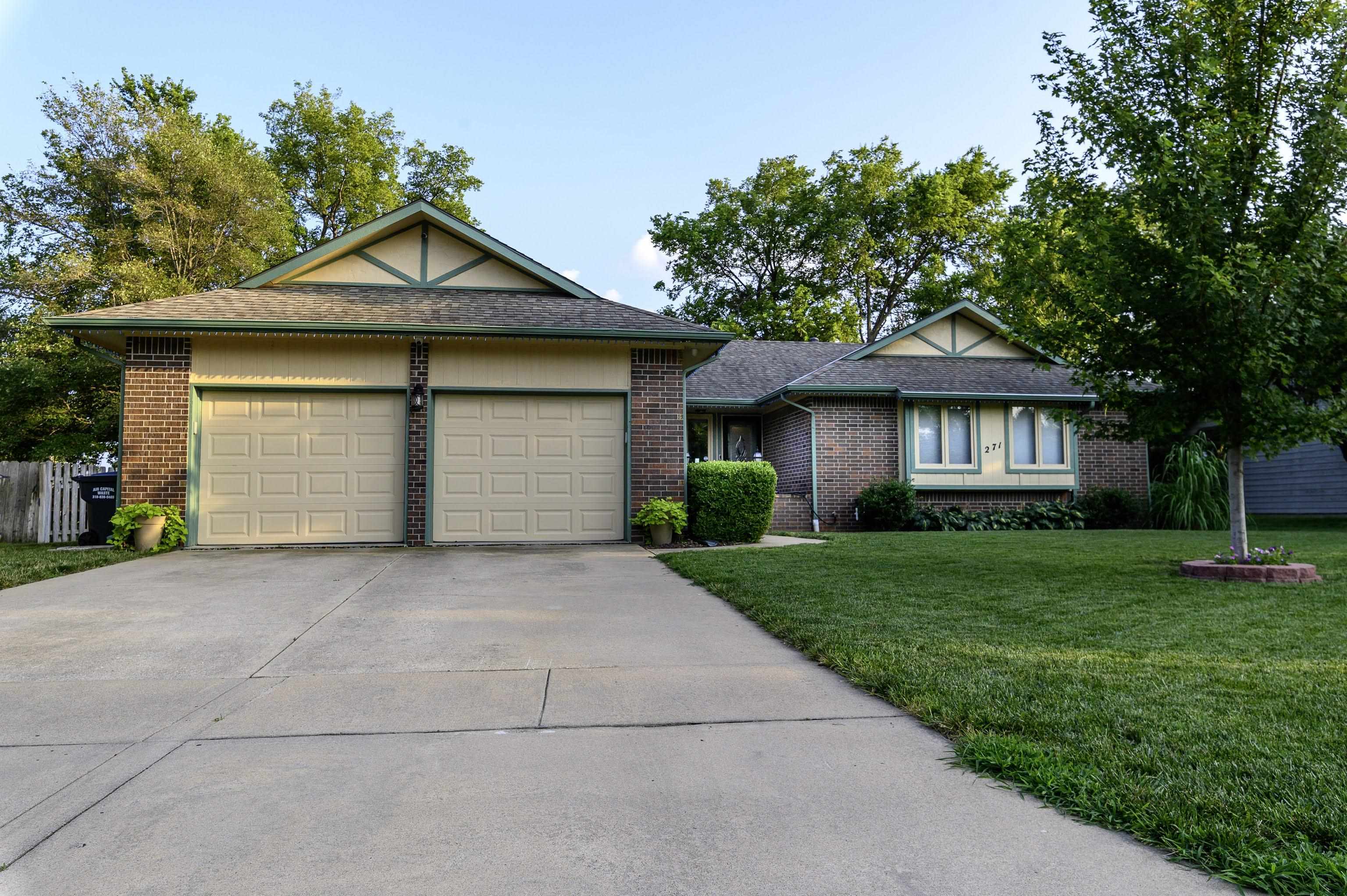 271 S Gleneagles Ct  Wichita KS 67209 photo