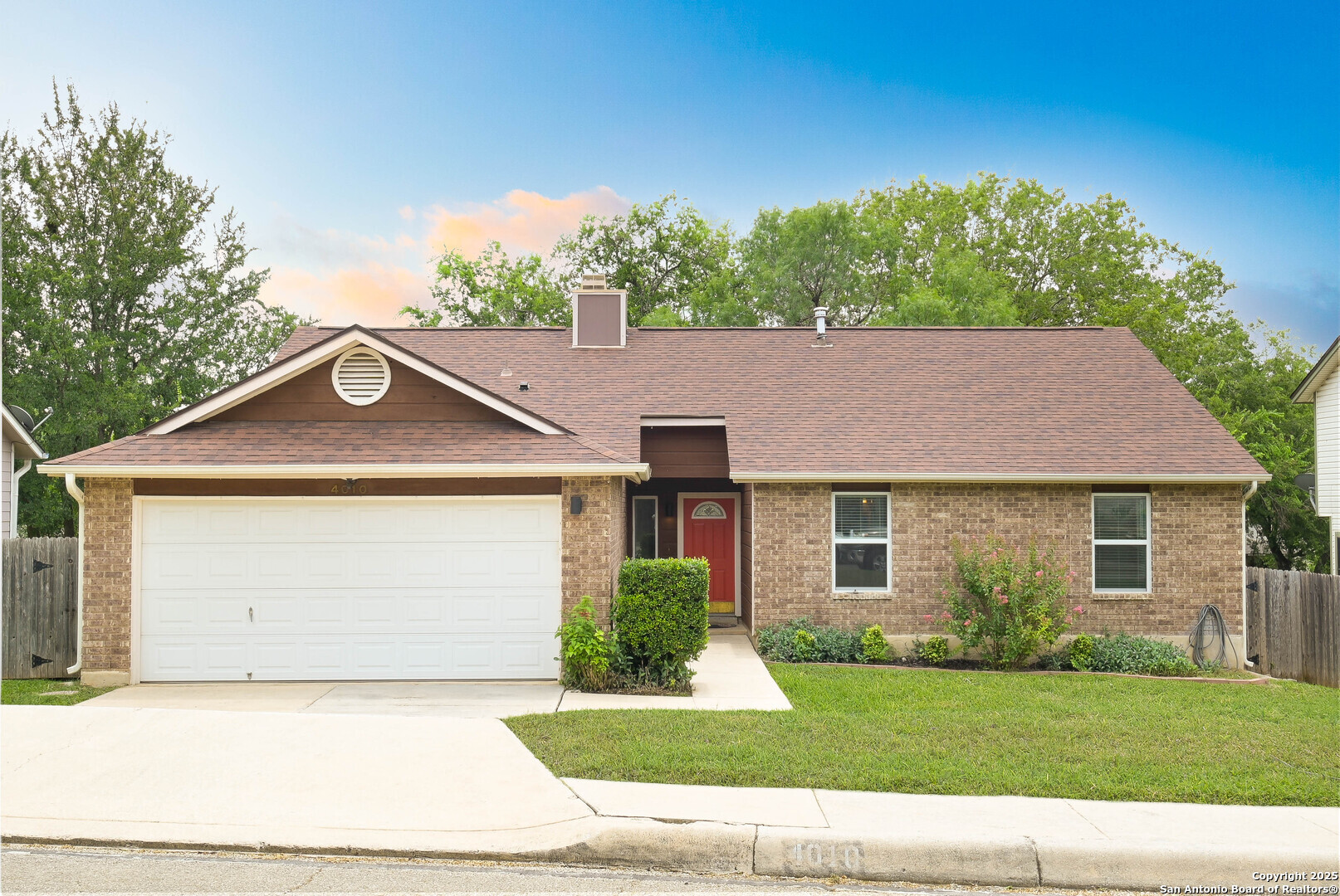Property Photo: 4010 Knollbend TX 78247