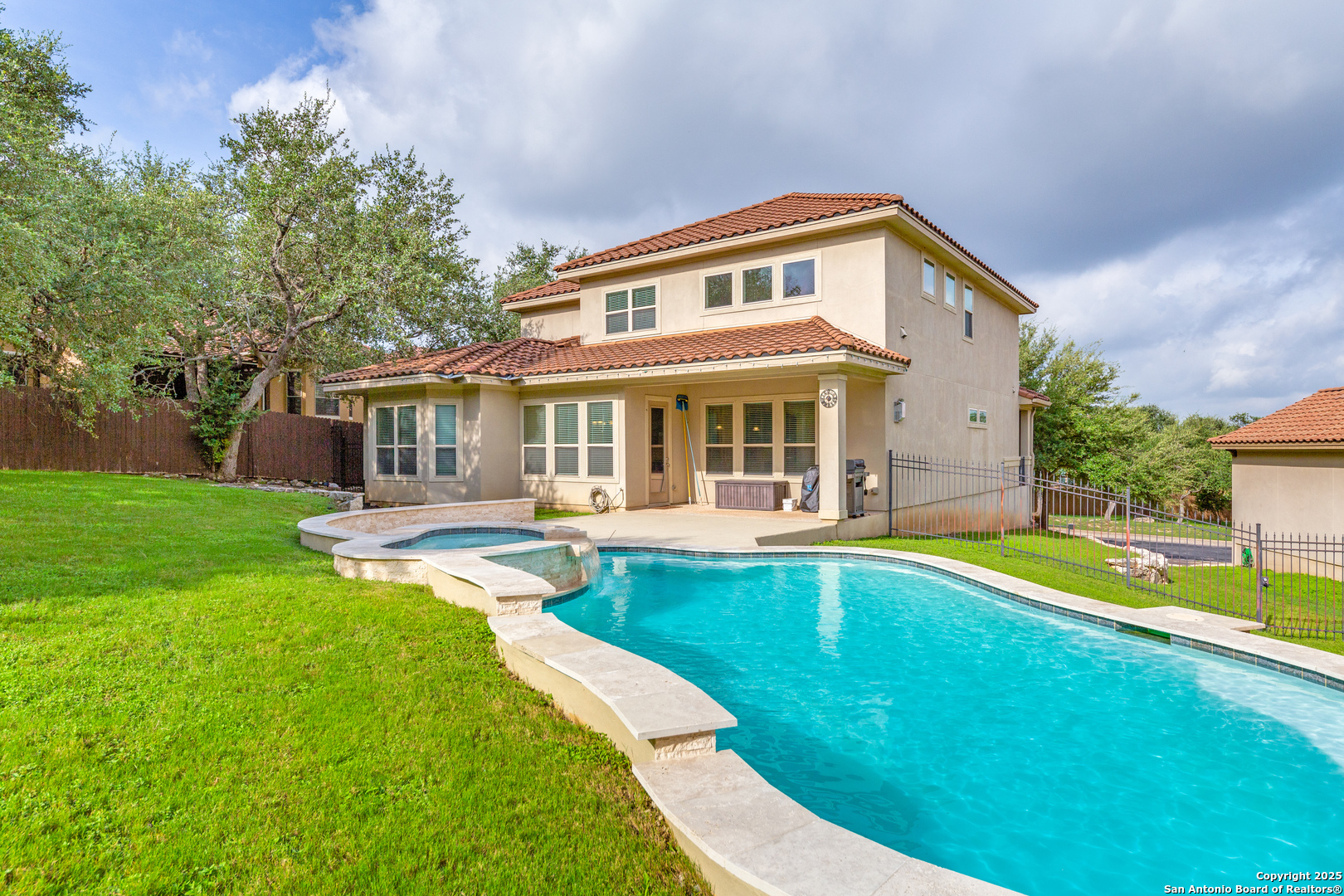Property Photo: 24506 Via Vizcaya TX 78260