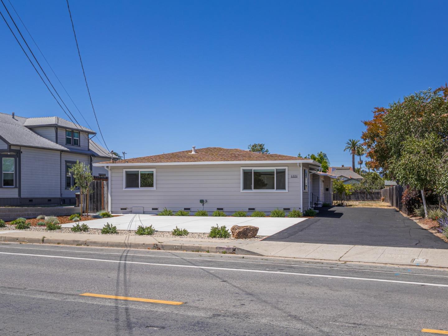 Property Photo: 1221 Broadway CA 95062