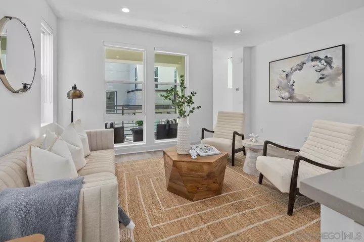 Property Photo: 11050 Solstice CA 92126