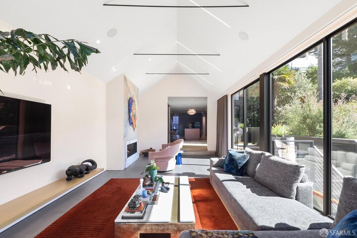 Property Photo:  335 Diamond Street  CA 94114 