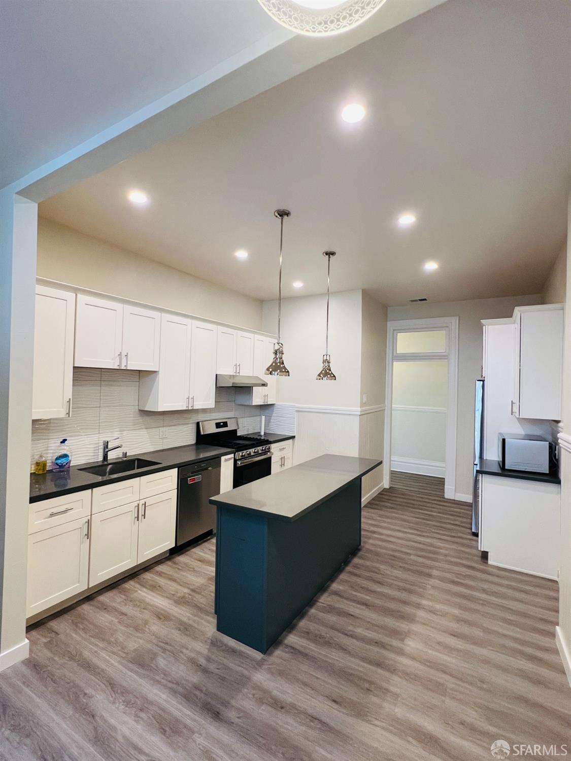 Property Photo: 3289 22nd Street CA 94110