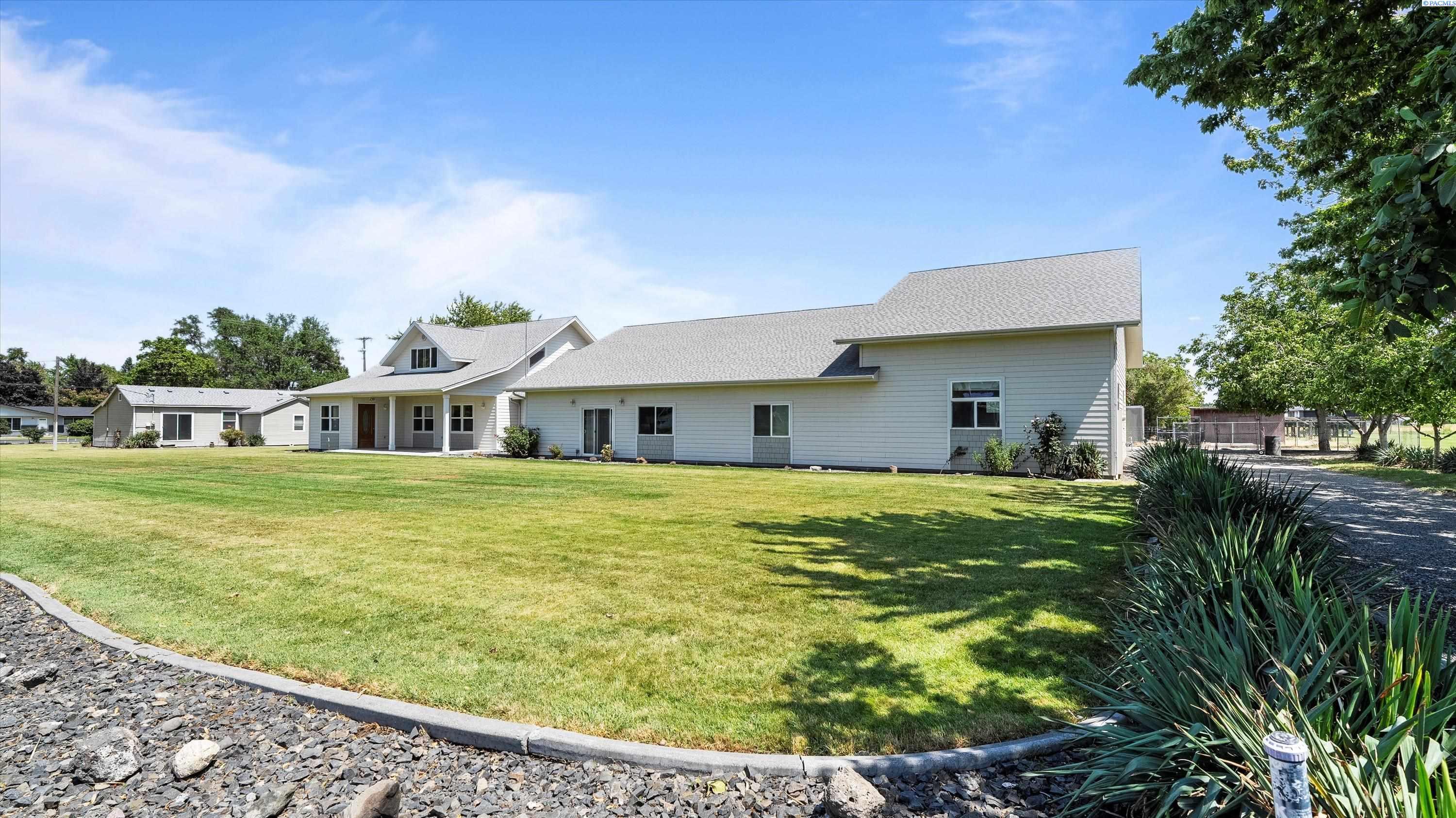 Property Photo:  4209 S Cascade St  WA 99337 