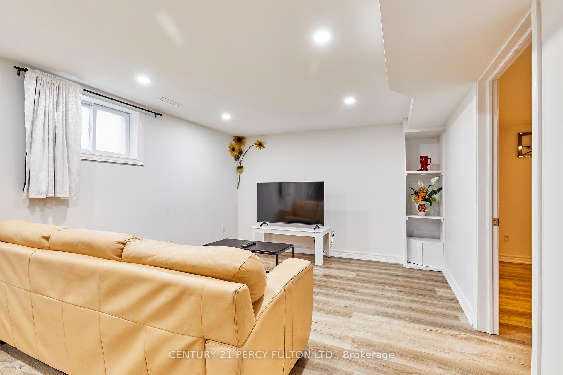 Property Photo: 931 Liverpool Road ON L1W 1S7