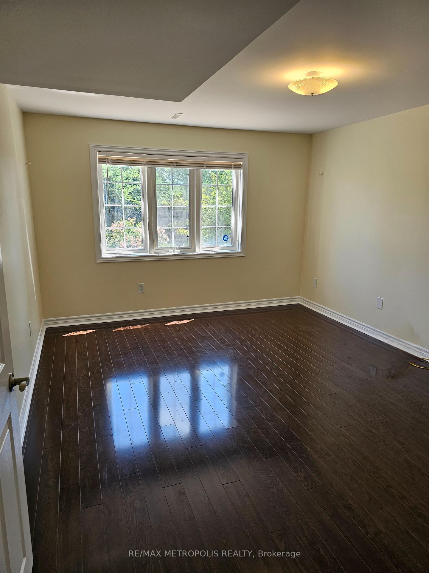 Photo de la propriété: 25 Stoneylake Avenue Bsmt ON L6V 4R1