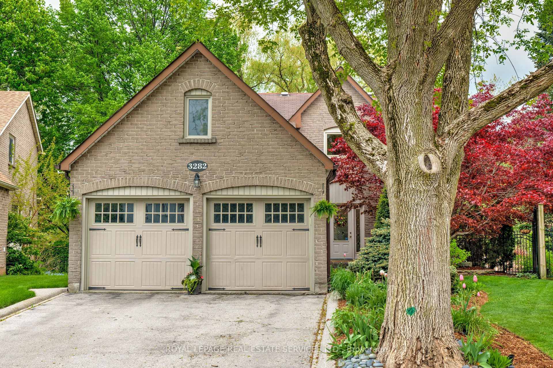 Property Photo: 3282 Victoria Street ON L6L 5R3