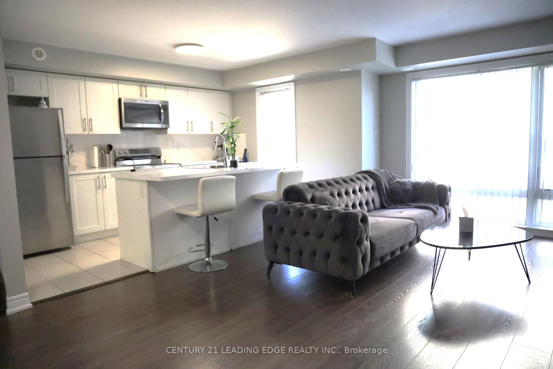 Property Photo: 2 Dunsheath Way 132 ON L6B 1N3