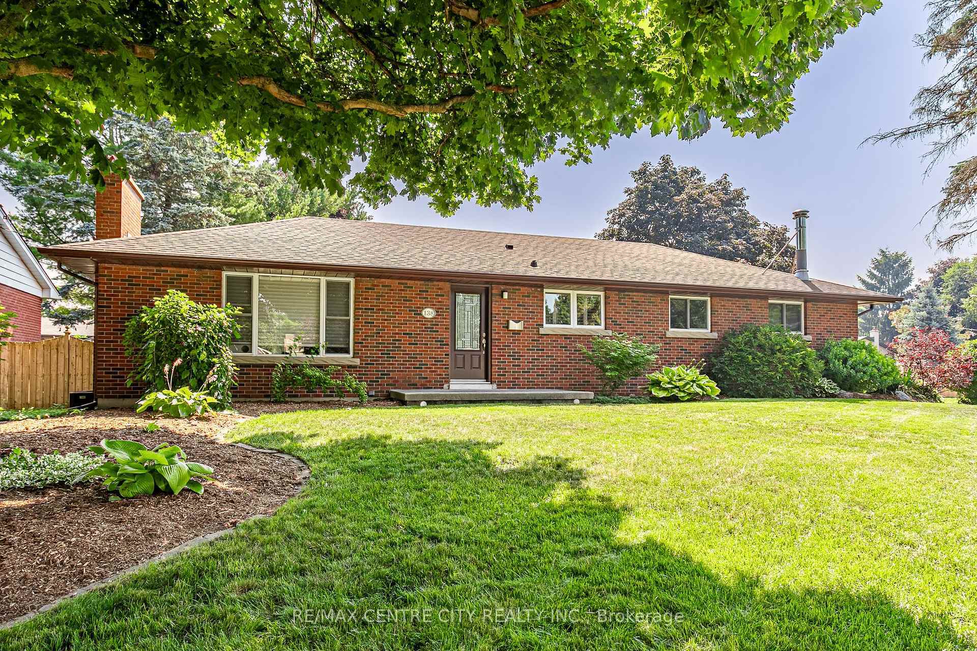Property Photo: 138 Oakwood Drive ON N0L 1G3
