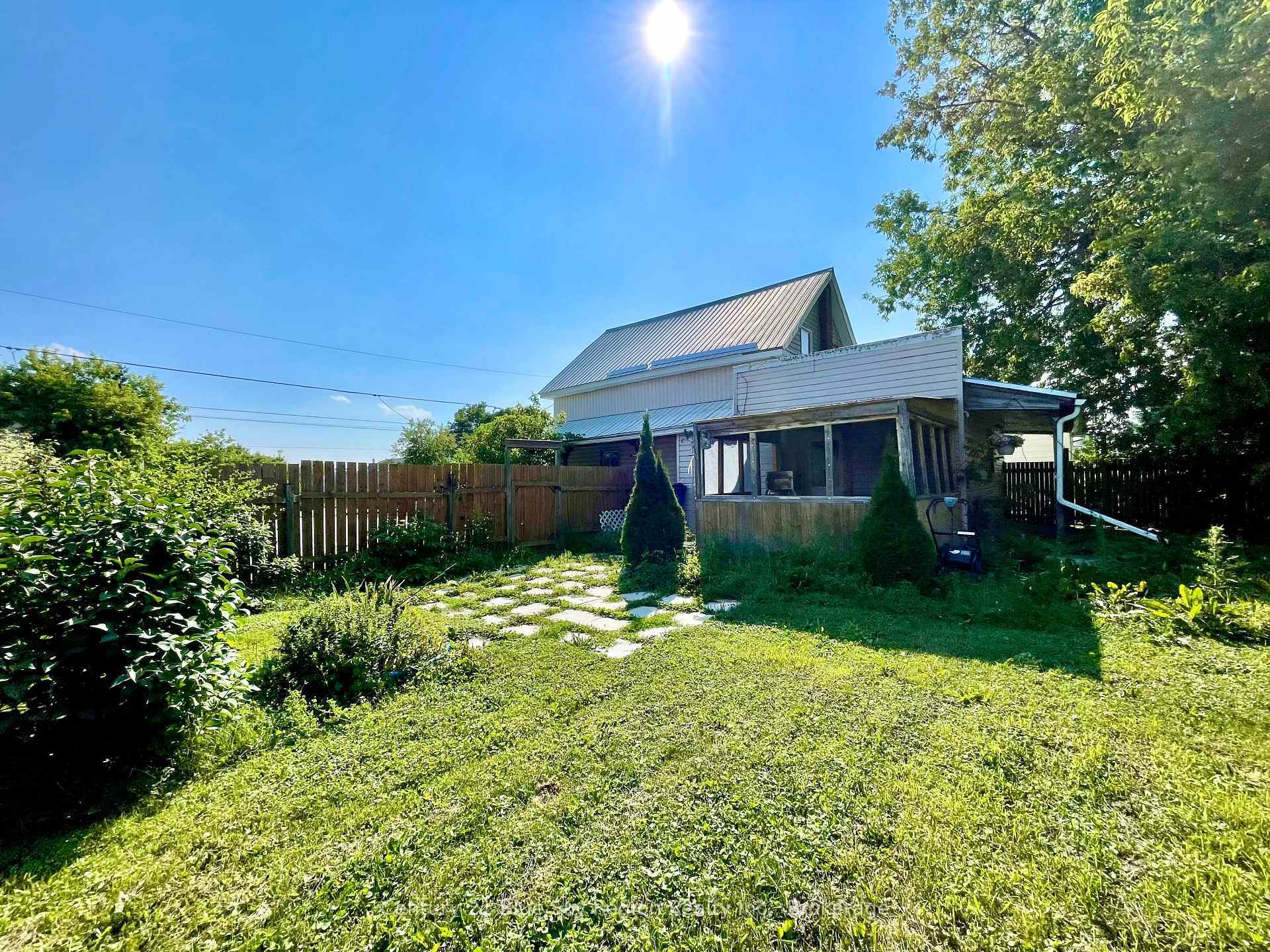 Property Photo:  39 Principale Street W  ON P0H 2M0 