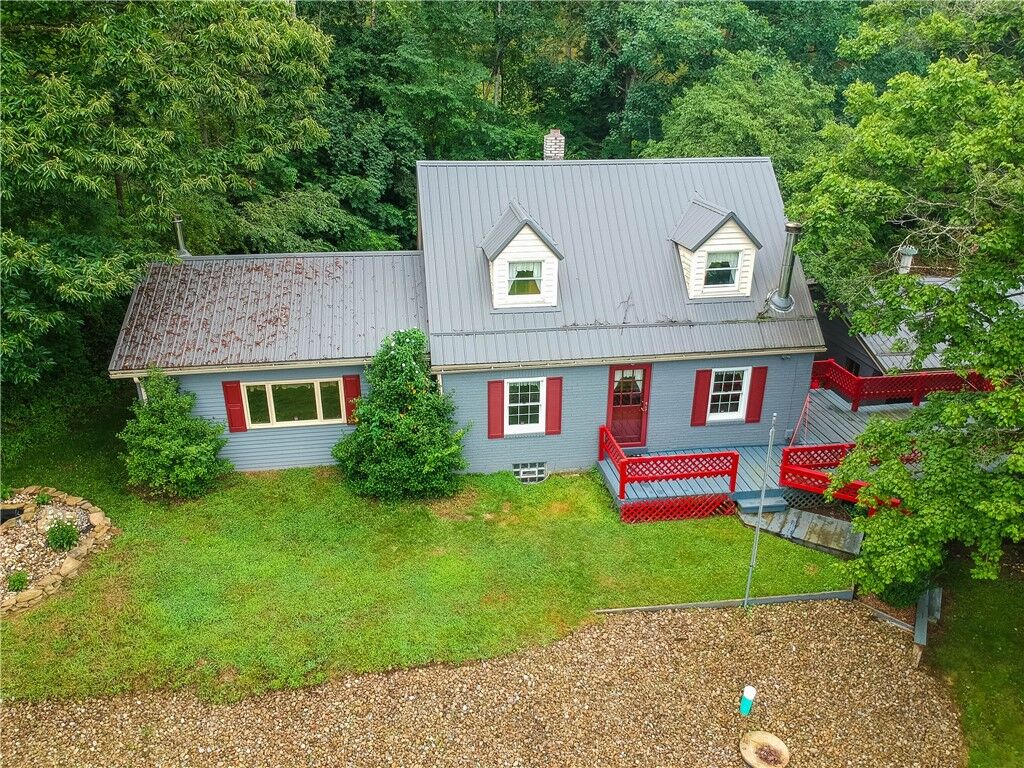 Property Photo: 1405 Three Degree Rd PA 16059