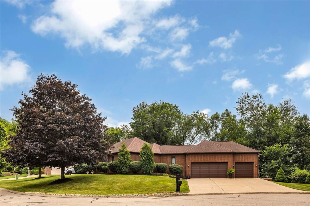 Property Photo:  1215 Harmony Heights Dr  PA 16037 