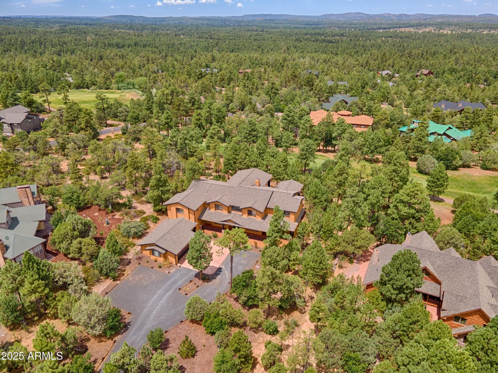 Property Photo: 910 S Barberry Lane AZ 85901