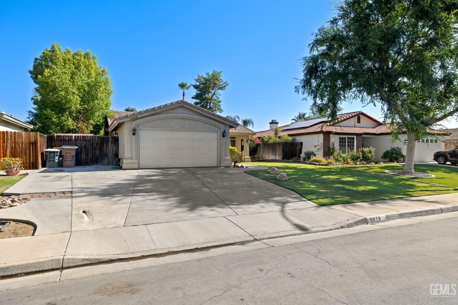 Property Photo: 10318 Atakapa Avenue CA 93312