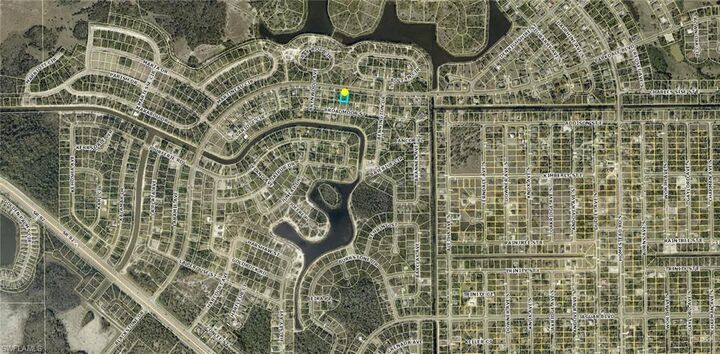 Property Photo: 416 Parkdale Blvd FL 33974