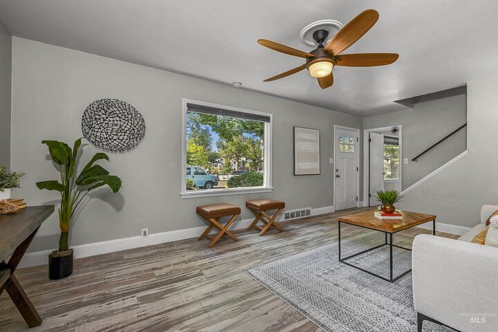 Property Photo: 916 E McKinley St ID 83712