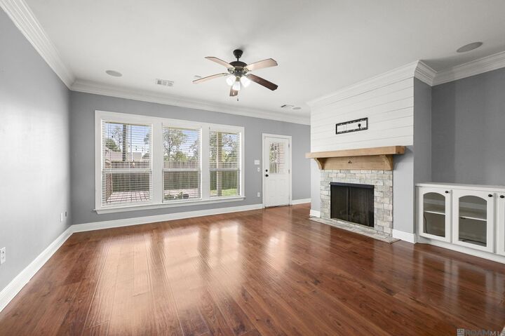 Property Photo:  7373 Estelle Dr  LA 70726 