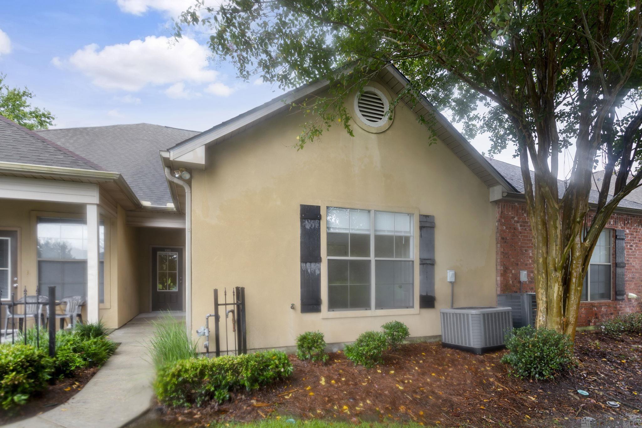 Property Photo: 809 Summer Breeze Dr #1202 LA 70810