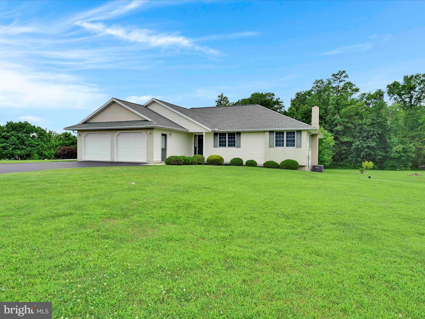 Property Photo:  2 Highland Hills Drive  PA 19522 