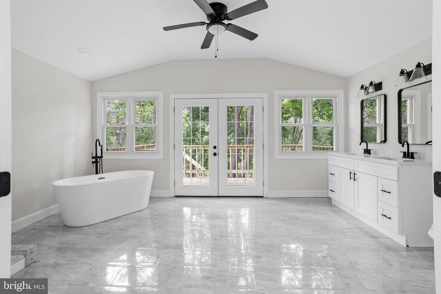 Property Photo:  22 Tecumseh Trail  NJ 08015 