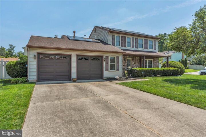 Property Photo:  9 Turner Court  NJ 08080 
