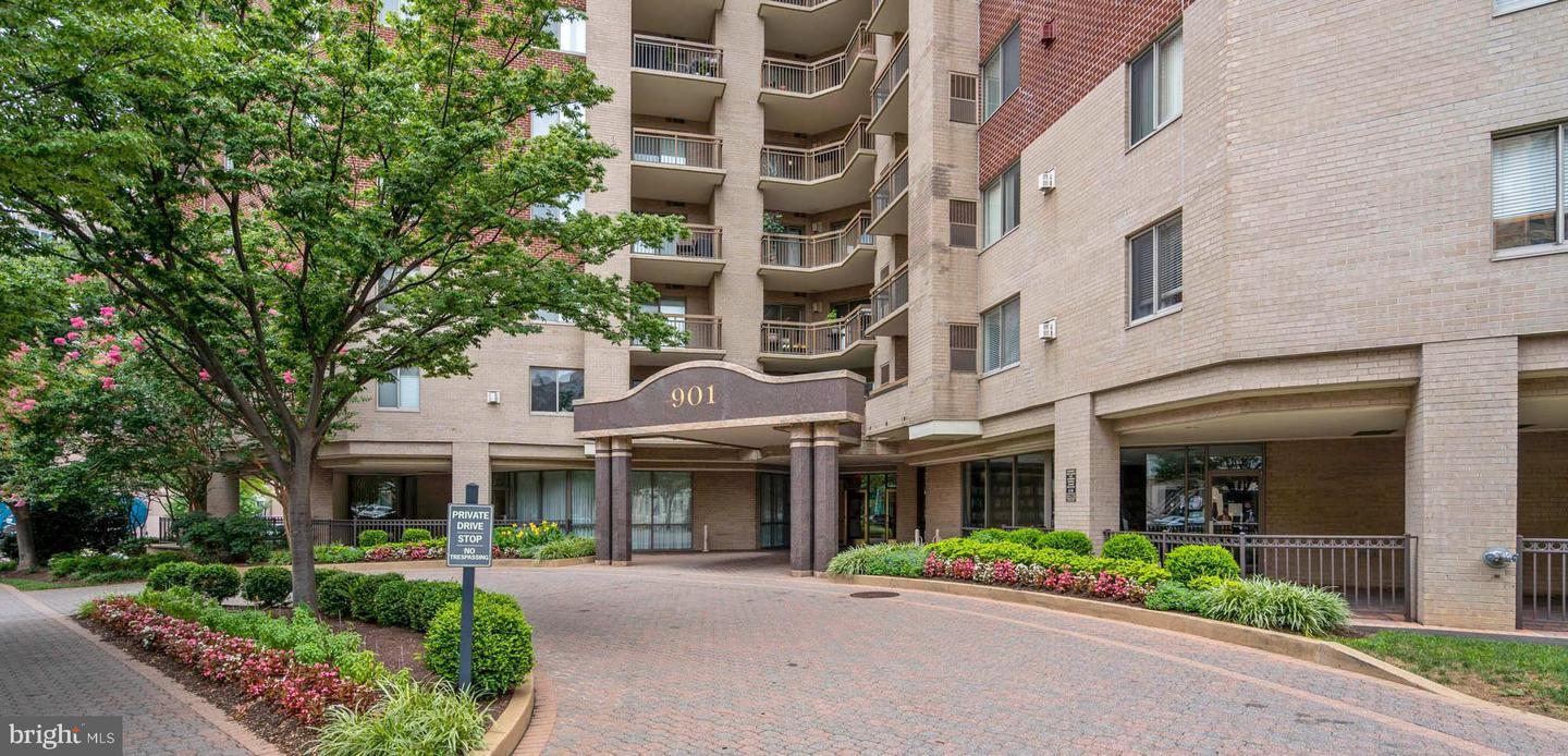 Property Photo: 901 N Monroe Street 509 VA 22201