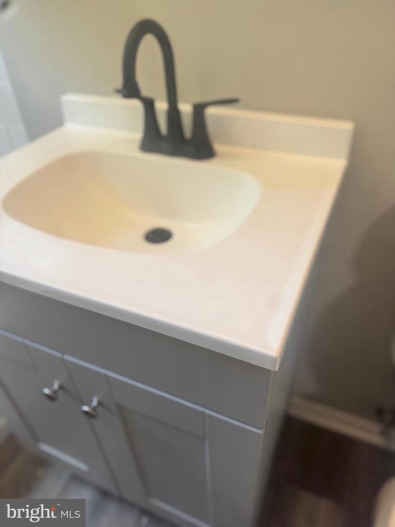 Property Photo:  6 Dixfield Avenue  NJ 08618 