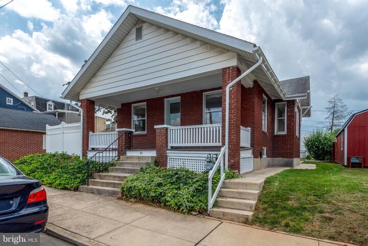 Property Photo:  40 S Sumner Street  PA 17404 